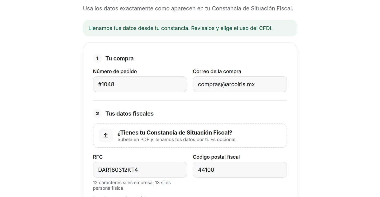 Portal de autofactura con número de pedido, correo y datos fiscales del cliente